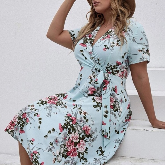 Floral wrap dress - Picture 3 of 3